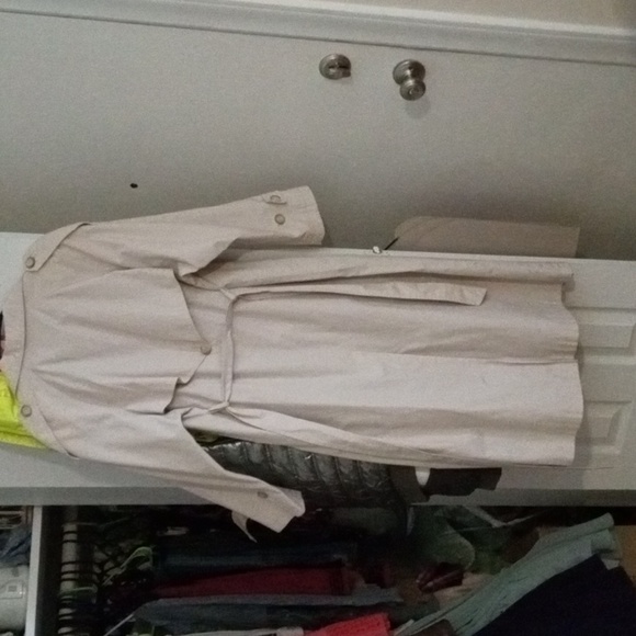 Trenchcoat - Picture 2 of 2
